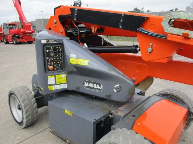 Sold - Articulated Boom Lift - View 2